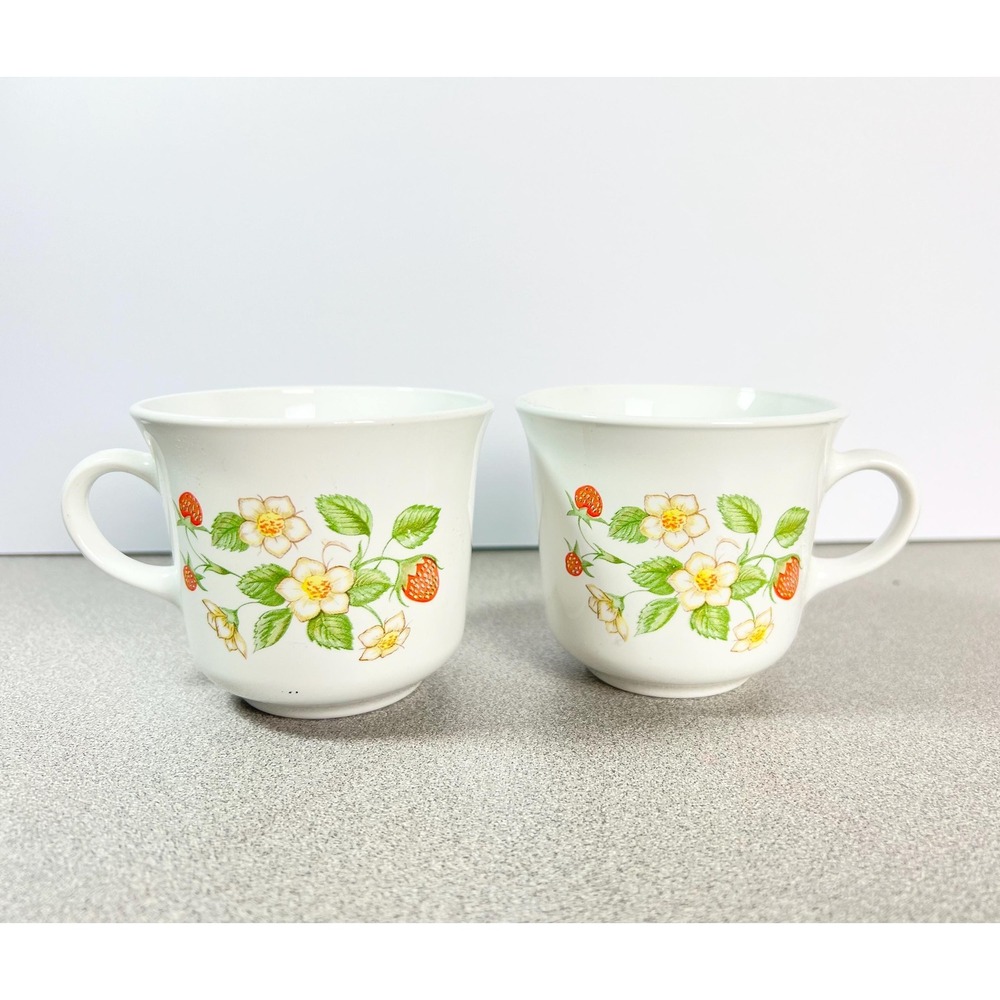 Vintage‎ Corning No Microwave Strawberry Sundae Coffee Mugs Set of 2 Tea Cups